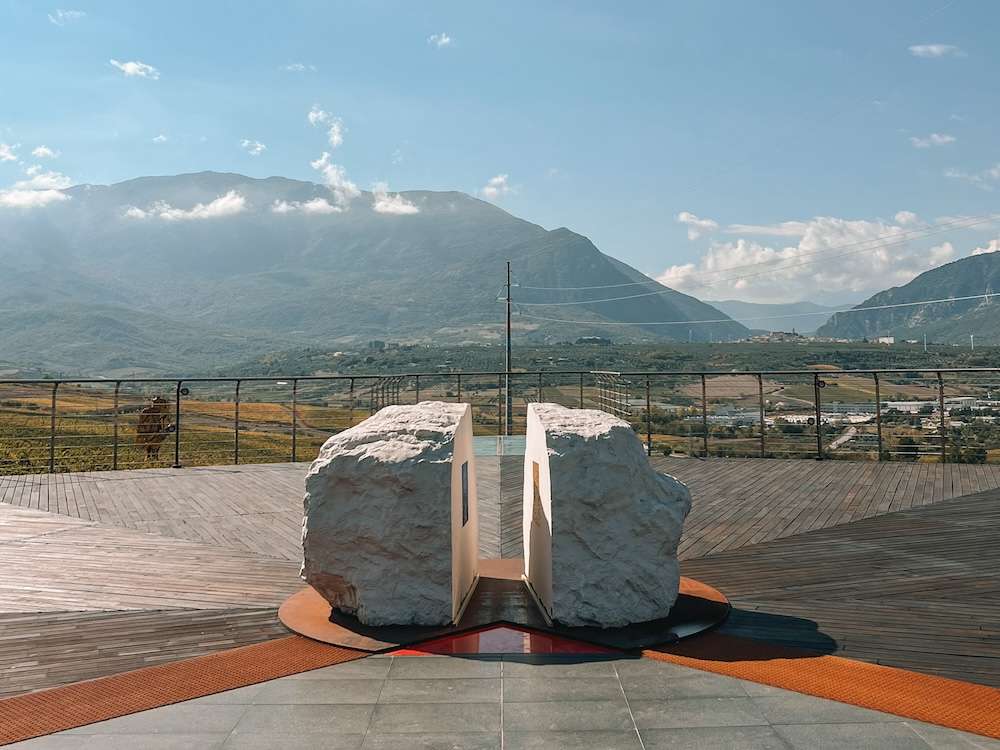 Joseph Beuys in Abruzzo: arte e vino alla Cantina Zaccagnini